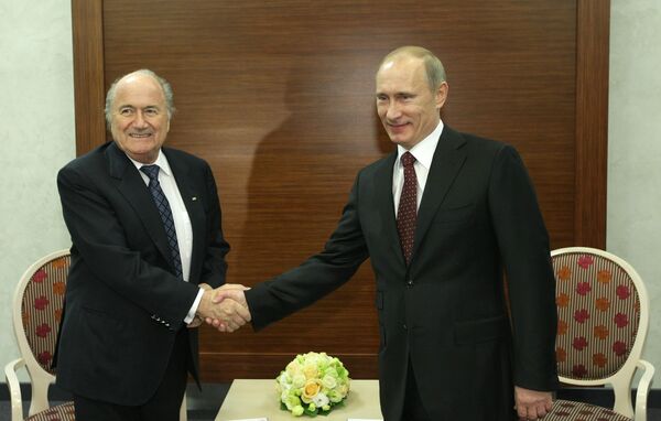 Премьер-министр РФ Владимир Путин встретился с президентом ФИФА