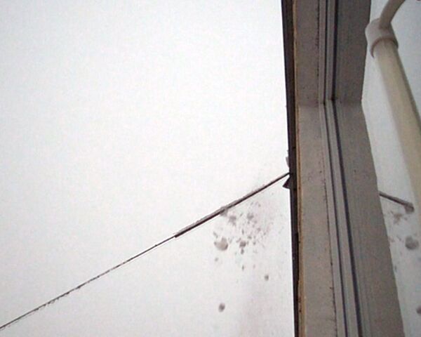 Дворники столичного района Бирюлево чистили крыши, нарушая нормы 