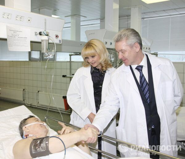 Мэр Москвы Сергей Собянин посетил пострадавших в результате взрыва в аэропорту Домодедово