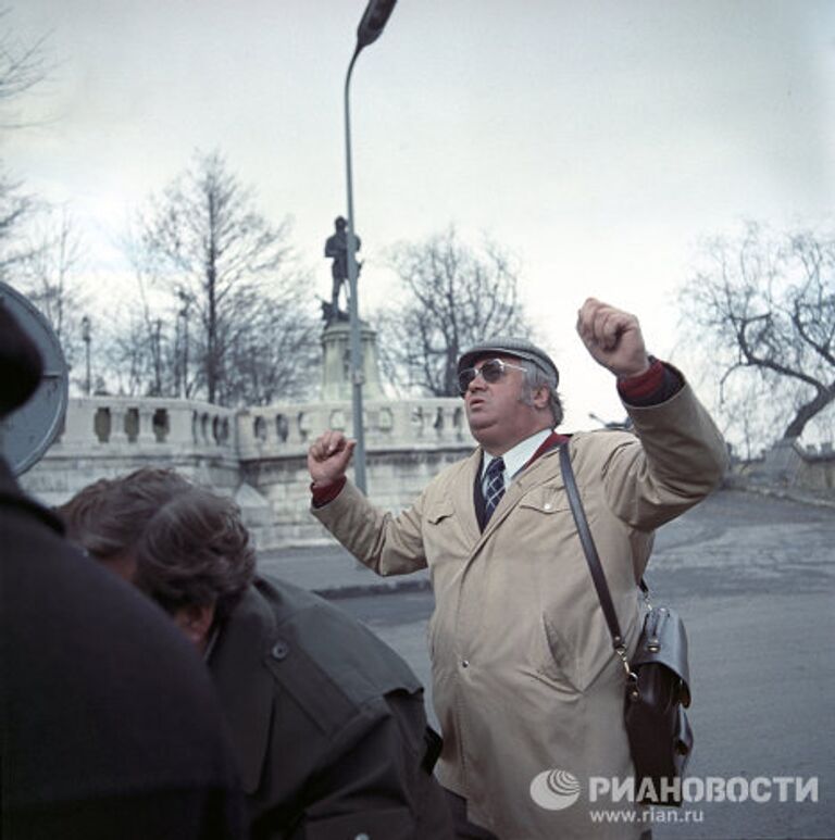 Режиссер Юрий Озеров на съемках художественного фильма Солдаты свободы