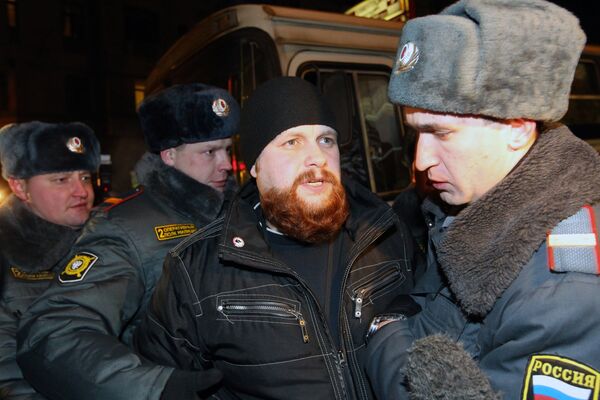 Милиция задержала около 10 человек у метро Третьяковская