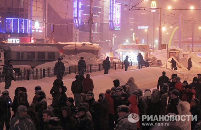 Обрушение кровли в сетевом магазине О'кей в Санкт-Петербурге