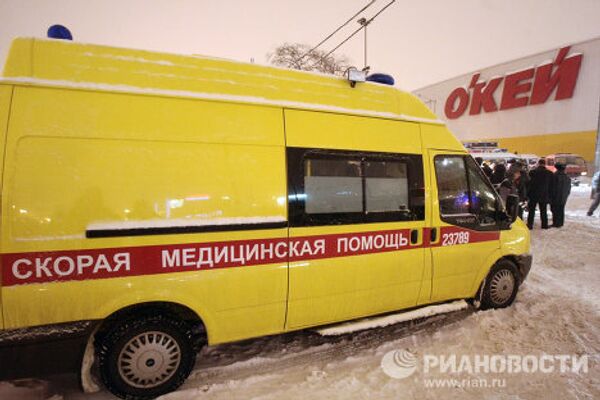 Обрушение кровли в сетевом магазине О'кей в Санкт-Петербурге