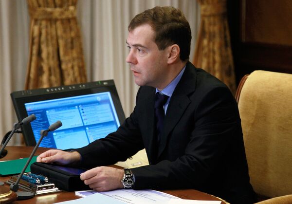 Дмитрий Медведев провел совещание по безопасности на транспорте
