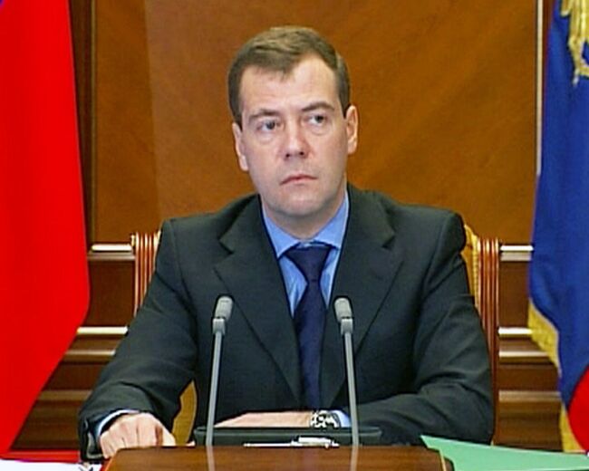 Медведев требует привести в чувства отвечающие за безопасность службы