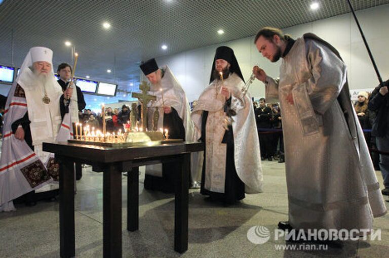 Панихида по жертвам теракта в Домодедово