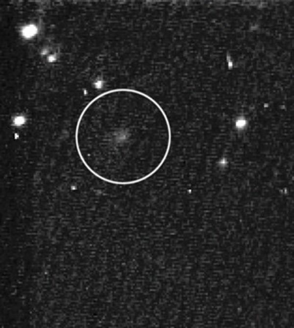 Зонд Stardust сделал первые снимки кометы Темпель-1