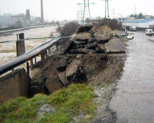 Уровень воды в реке Туапсе вырос из-за непрекращающихся дождей 