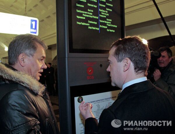 Президент РФ Дмитрий Медведев побывал на станции Охотный ряд московского метро