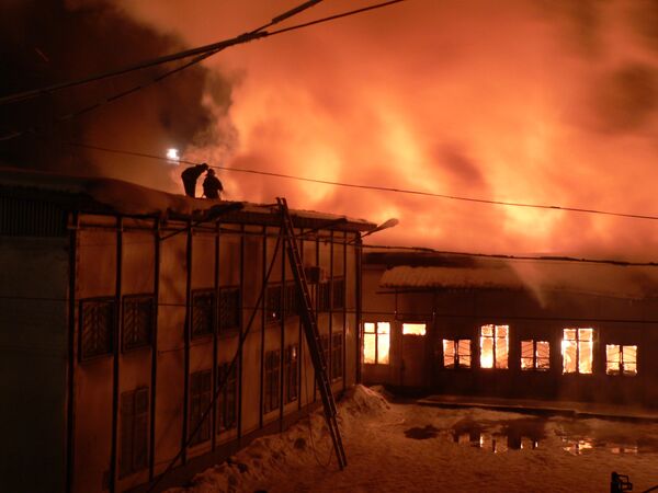 Пожар на складе Почты России в Иркутске