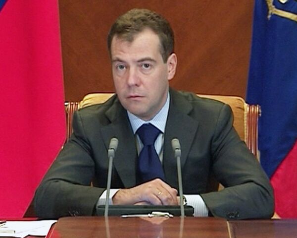 Медведев требует уголовного наказания для создателей фирм-однодневок