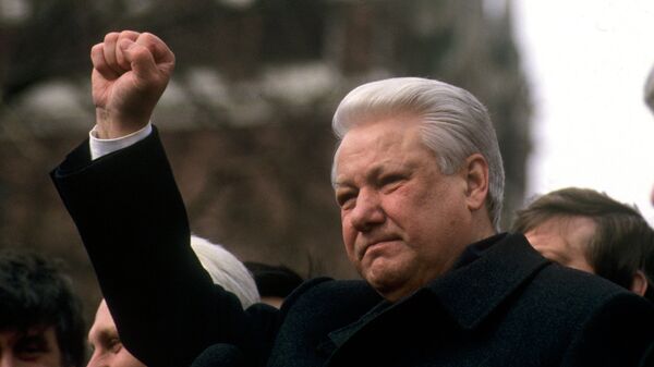 Президент РФ Б.Ельцин на митинге