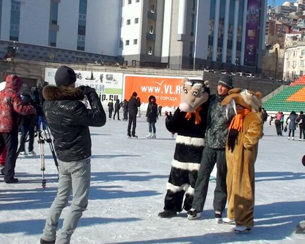 Студенты Владивостока отметили Татьянин день на коньках и сноубордах