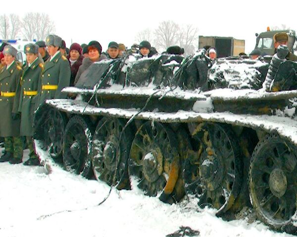 Танк Т-34, подбитый в боях под Сталинградом, подняли со дна реки 