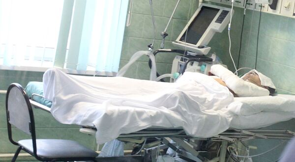 Пострадавшие во время теракта в аэропорту Домодедово в реанимационном отделении городской клинической больницы № 64.