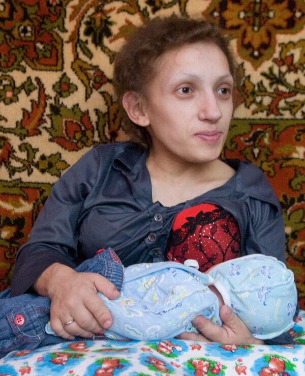 26-летняя Мария Украинец 90 сантиметров родила здорового ребенка