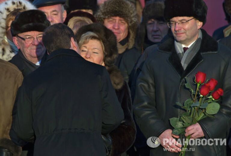 Президент РФ Д.Медведев посетил церемонию открытия памятника Б.Ельцину в Екатеринбурге