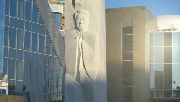Памятник Б.Ельцину открыли в Екатеринбурге. Архив