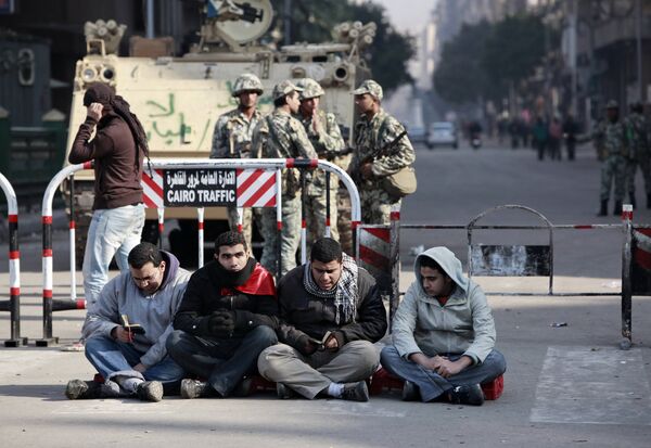Сторонники Мубарака намерены во вторник выйти на улицы городов Египта