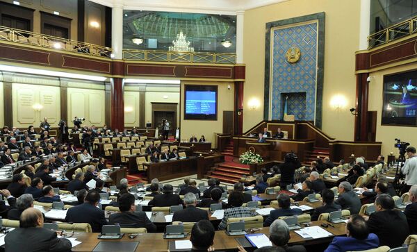 Назарбаев наделен правом объявлять досрочные президентские выборы