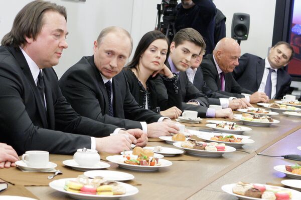 Путин рассказал журналистам сколько  он тратит времени на сон и работу