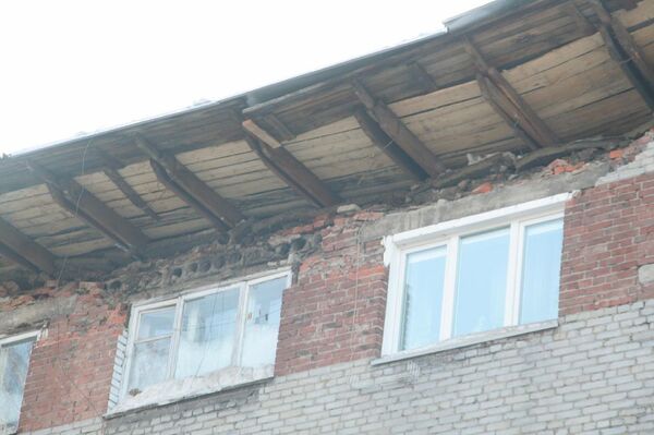Обрушение кровли общежития в Новосибирске