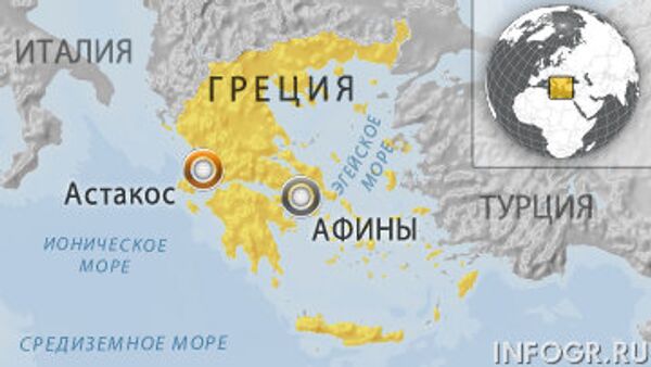 Судно врезалось в причал в Греции