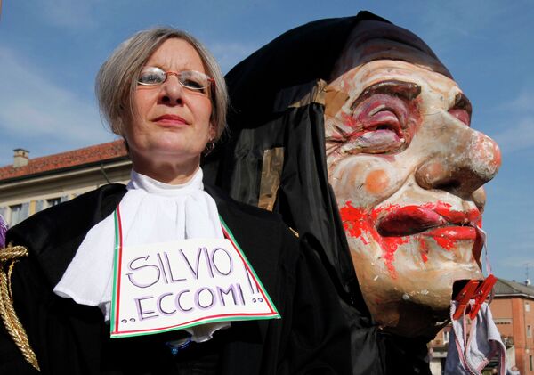 Манифестация в Анкоре с требованием отставки Берлускони
