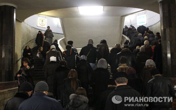 Переход на парк культуры с кольцевой закрыт. Станция парк культуры.