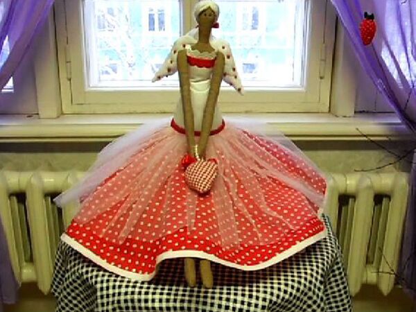 Вологда демонстрирует валентинки на куклах