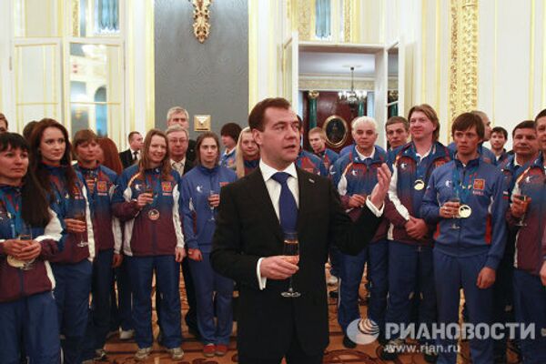Д.Медведев принял в Кремле победителей и призеров Универсиады в Турции