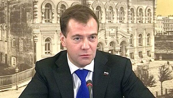 Медведев отменил переход на зимнее время в России
