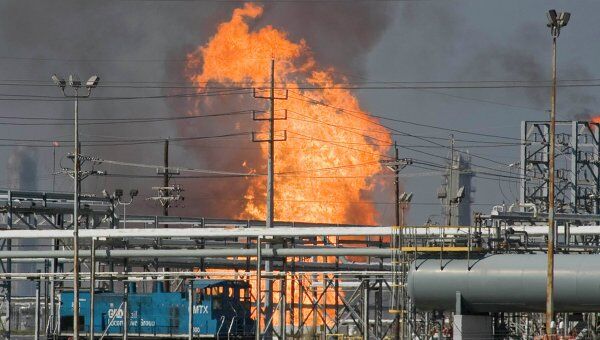 Пожар на заводе по переработке газа в Монт-Белвью (Техас, США)