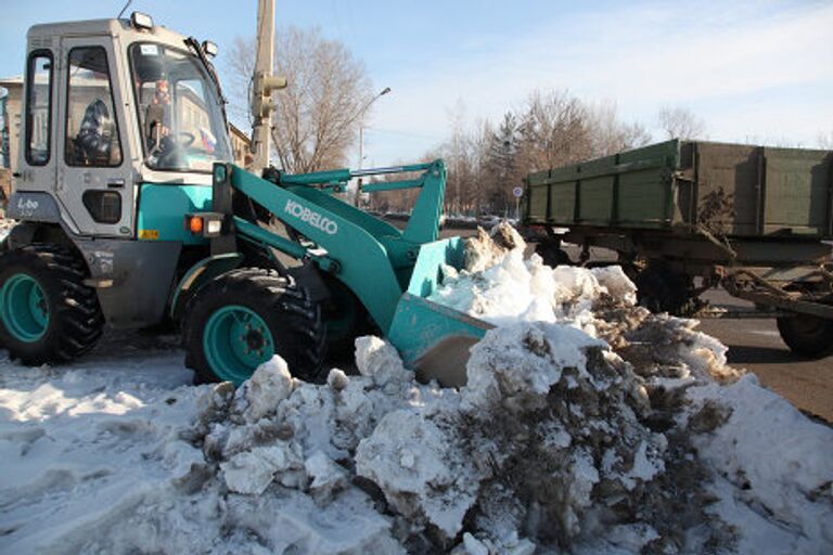 Уборка снега в г. Арсеньеве Приморского края