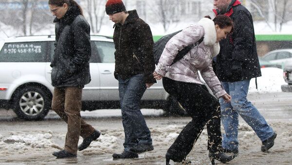 Последствия снегопада в Москве. Архив