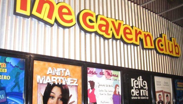 Вывеска бара   The Cavern  в Буэнос-Айресе