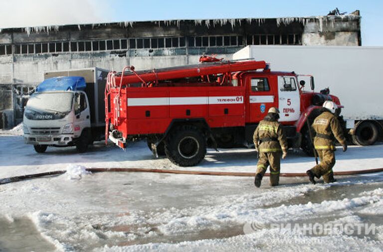 Последствия пожара на складе в Перми