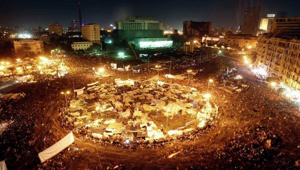 На площади Тахрир во время выступления Хосни Мубарака
