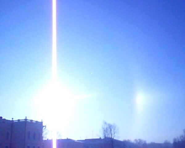 Жители Вологды увидели три солнца и белую радугу