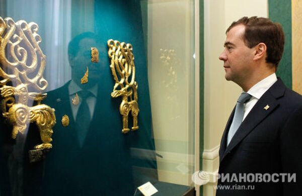 Дмитрий Медведев посетил Музей археологии и этнографии института этнологических исследований уфимского научного центра РАН