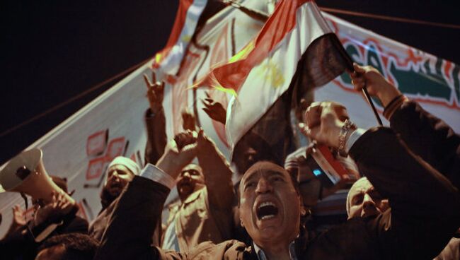 Празднование отставки президента Хосни Мубарака в Каире
