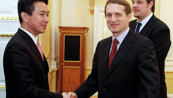 Глава кремлевской администрации С.Нарышкин принял в Кремле главу МИД Японии Сэйдзи Маэхару