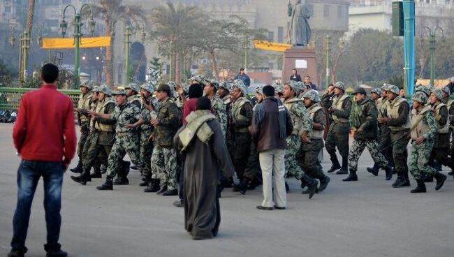 Военные пытаются очистить от протестующих площадь Тахрир в Египте