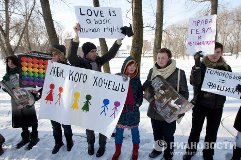 Первый разрешенный пикет в поддержку прав сексуальных меньшинств в Минске