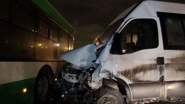 Авария с участием маршрутки и рейсового автобуса на юге Москвы