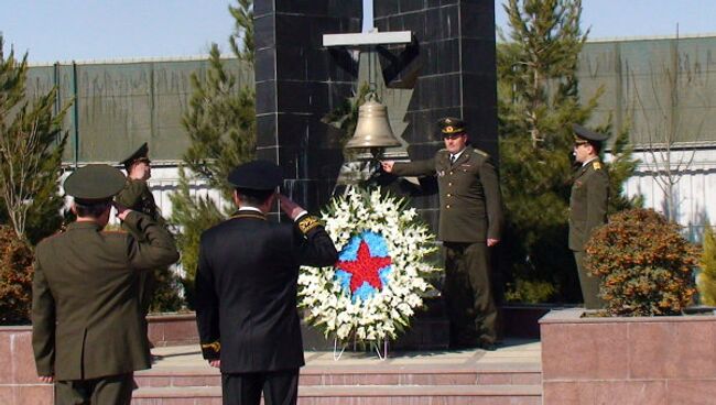 В посольстве РФ в Афганистане возложили венки к памятнику воинам-интернационалистам