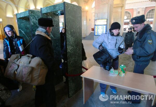 Усиление мер безопасности на Московском вокзале в Санкт-Петербурге