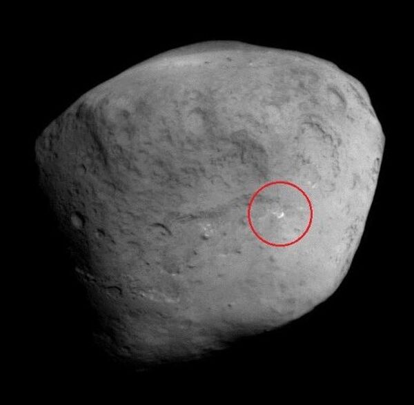 Возможное место удара рукотворного метеорита на снимке с зонда Stardust