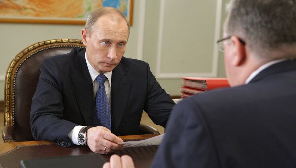 Премьер-министр РФ Владимир Путин встретился с главой Федеральной таможенной службы России
