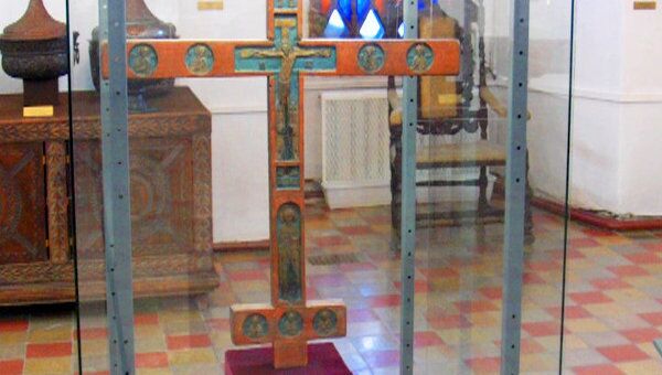 Уникальный крест, украденный 15 лет назад, найден и возвращен в Россию
